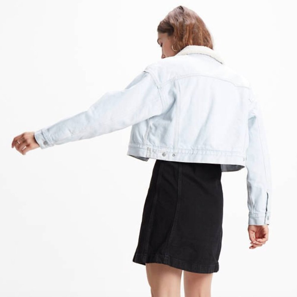 Levi’s Cropped Dad Sherpa Trucker Jacket - Picture 3 of 4